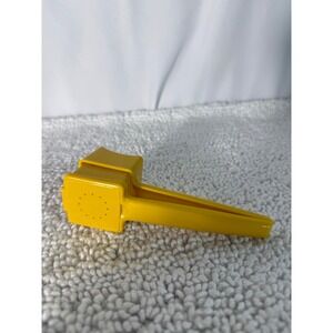 VTG Tupperware corn on the cob butter spreader with salt & pepper shaker